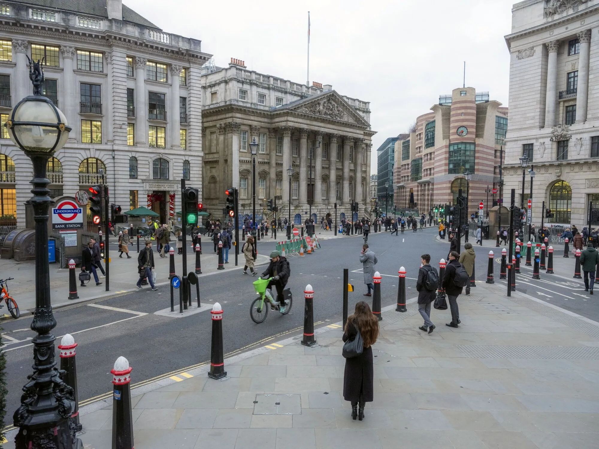 A view of the City of London from Bank junction and the Royal Exchange.

Photographer: Tom Skipp/Bloomberg