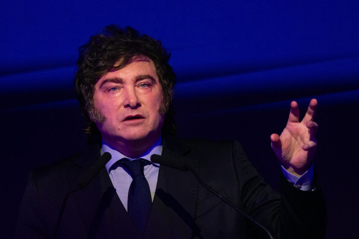 Argentina’s Milei Revives Bitter Dispute With UK Over Falklands