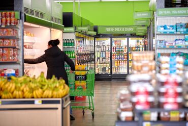 Inside a Dollar General Store Ahead Of Earnings Figures