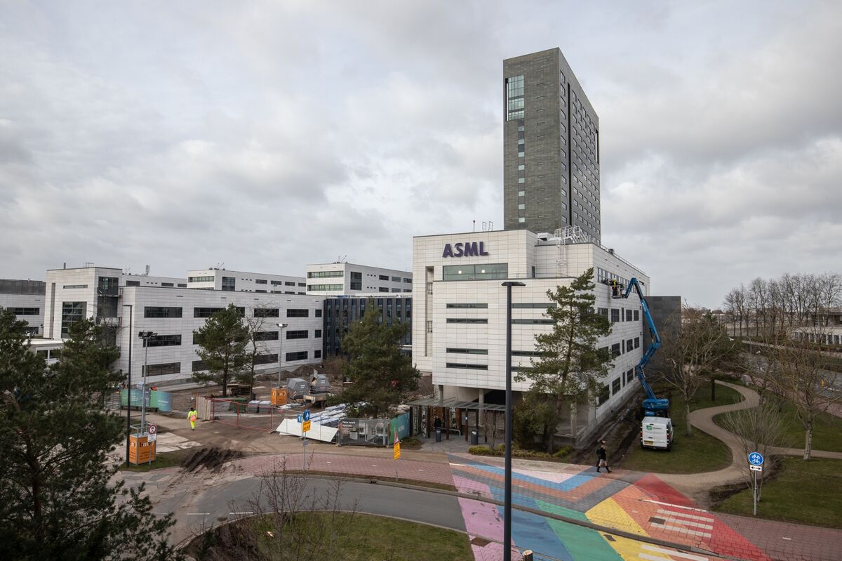 ASML Orders Beat Expectations as AI Arms Race Boosts Demand