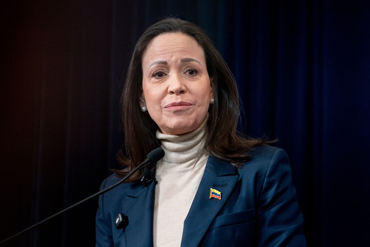 
                            Venezuela’s Machado Fights to Be Heard as Trump Embraces Rival