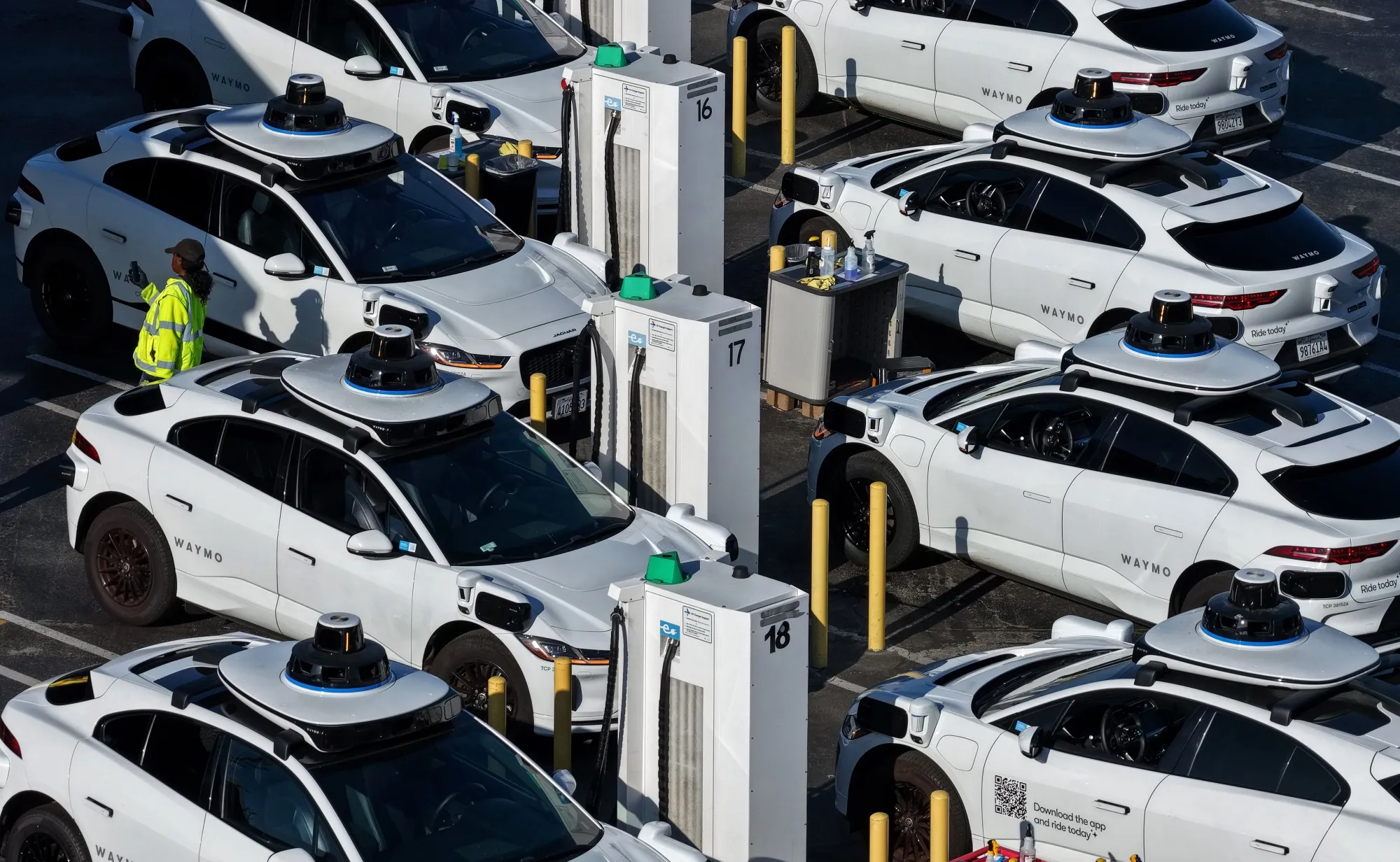 Waymo Seeking Over $15 Billion Near $100 Billion Valuation - Bloomberg