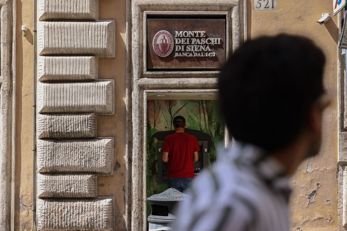 Hedge Funds Restart Fight Over Paschi’s €1 Billion Bond Wipeout