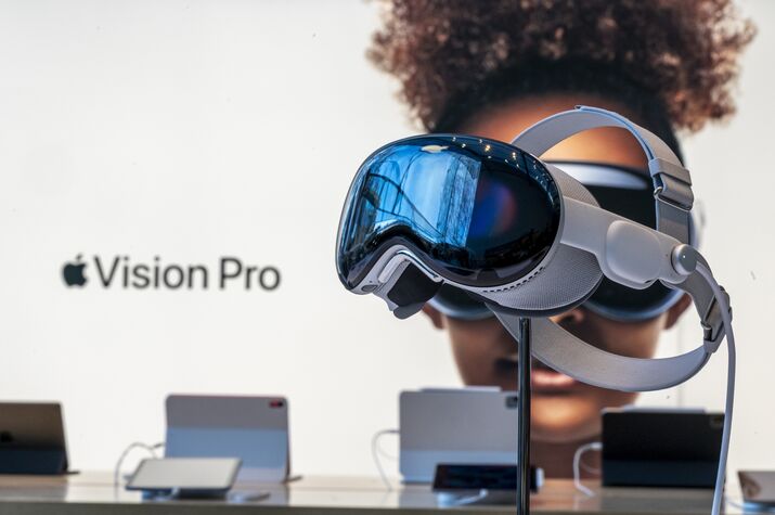 Apple Launches Vision Pro Mixed Reality Headset