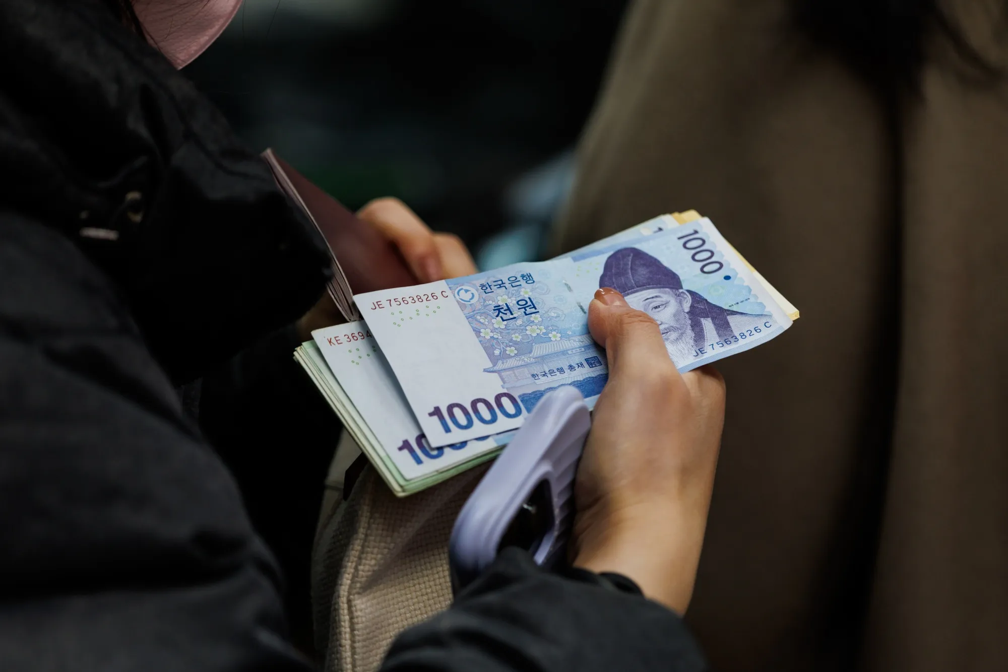 韓国、対米投資200億ドルを当面見送りへ－ウォン安が影響 - Bloomberg