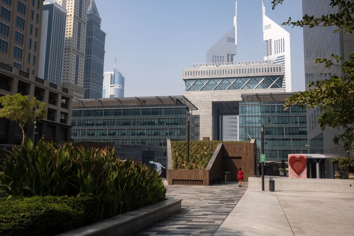 Dubai's Financial Hub Booms: Hedge Funds and Wealth Managers Drive Record Growth Amidst Global Uncertainty