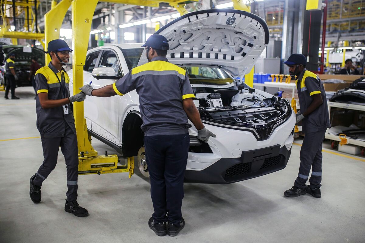 bloomberg.com - Dan Strumpf - India's Economic Growth Defies Estimates as Reforms Accelerate