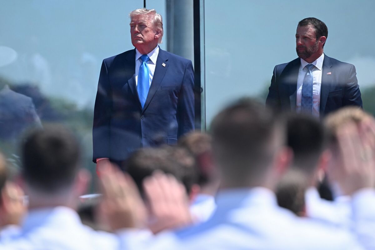 Democrats See Opening as Trump Shows Weakness Outside MAGA Core
