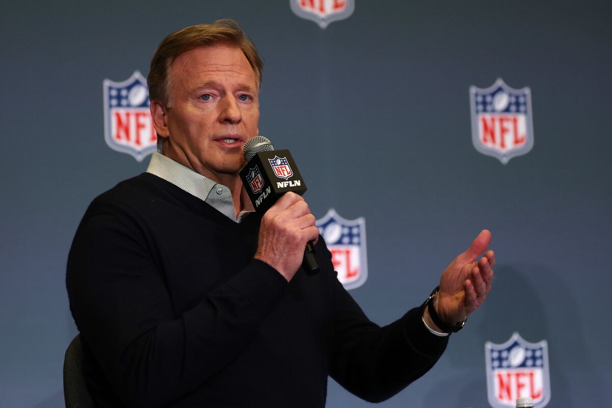 The NFL Gives Goodell Four More Years to Test Fans’ Patience