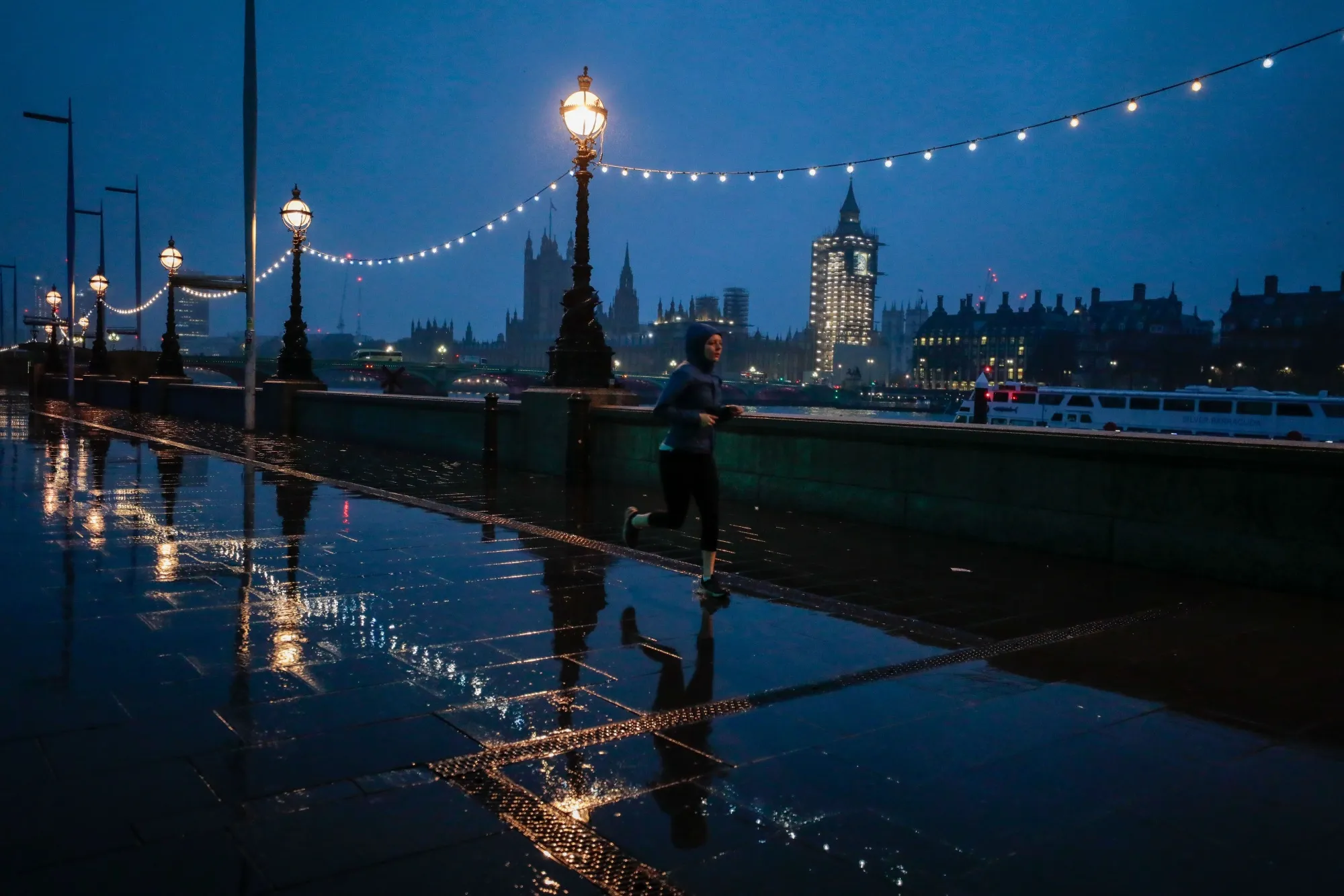 Europe Moves to Isolate U.K. as Mutated Virus Ruins Christmas
