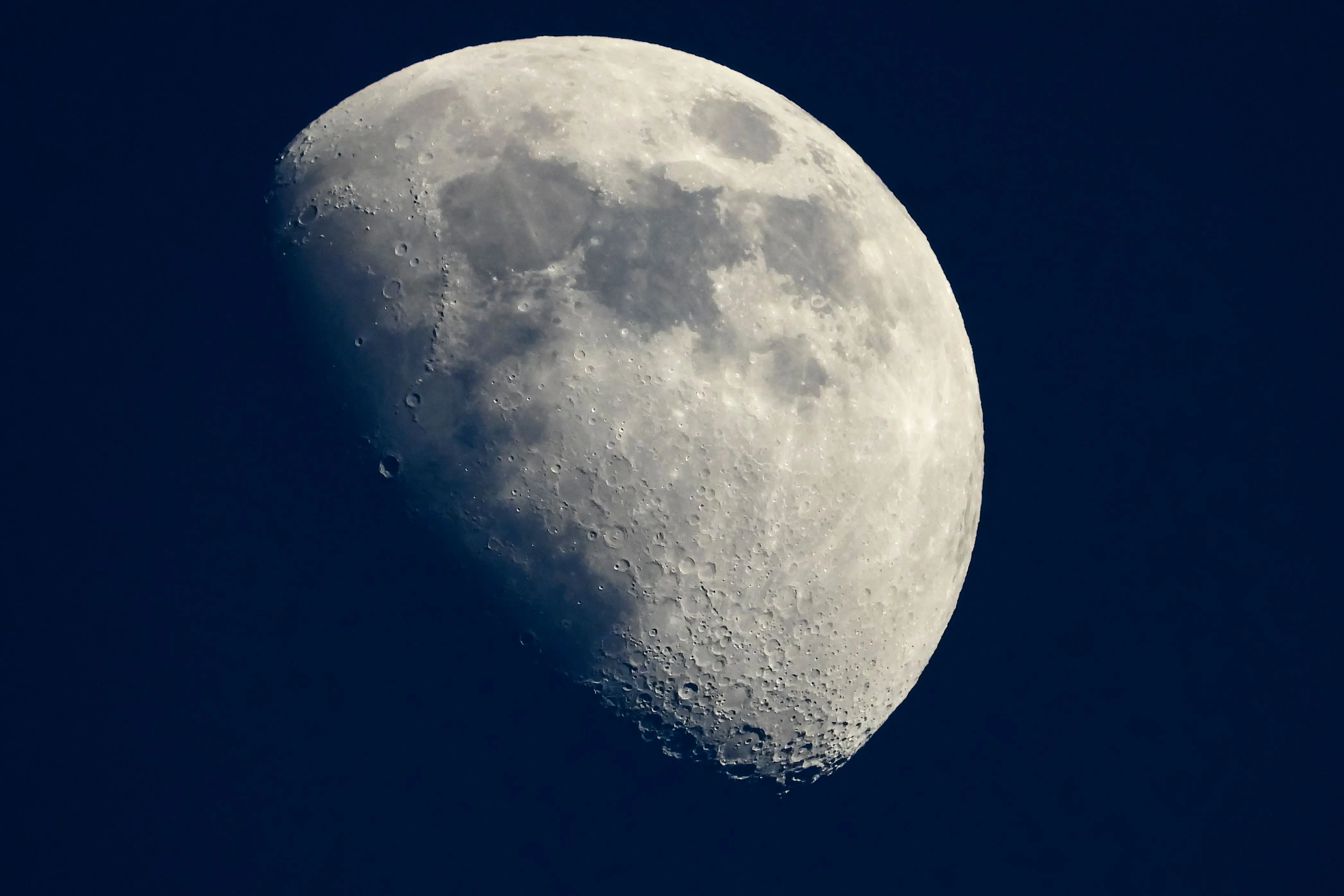 TOPSHOT-US-MOON-SCIENCE
