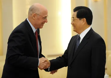 US Treasury Secretary Henry Paulson (L) meets with Chinese President Hu Jintao during a meeting at the Great Hall of the People on December 5, 2008 in Beijing, China. 