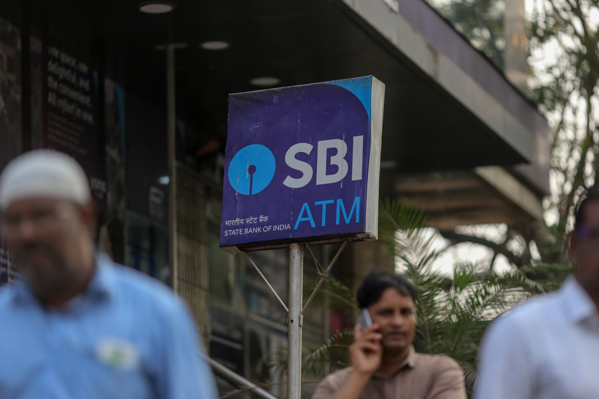 State Bank of India Profit Tops Estimates on Lending - Bloomberg