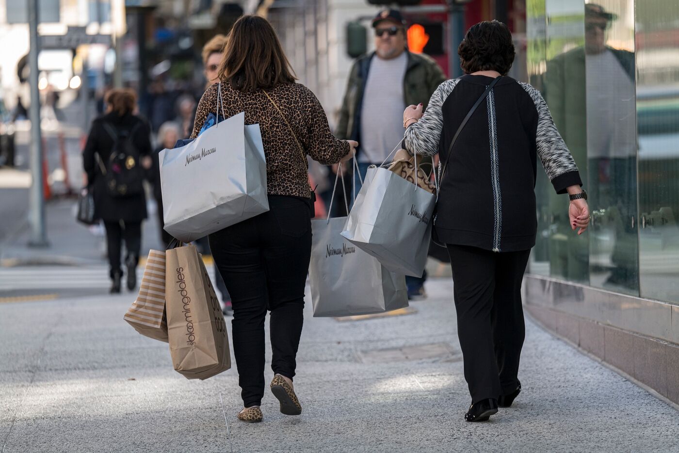 Sentiment Among U.S. Consumers Rises To An Eight-Month High - Bloomberg