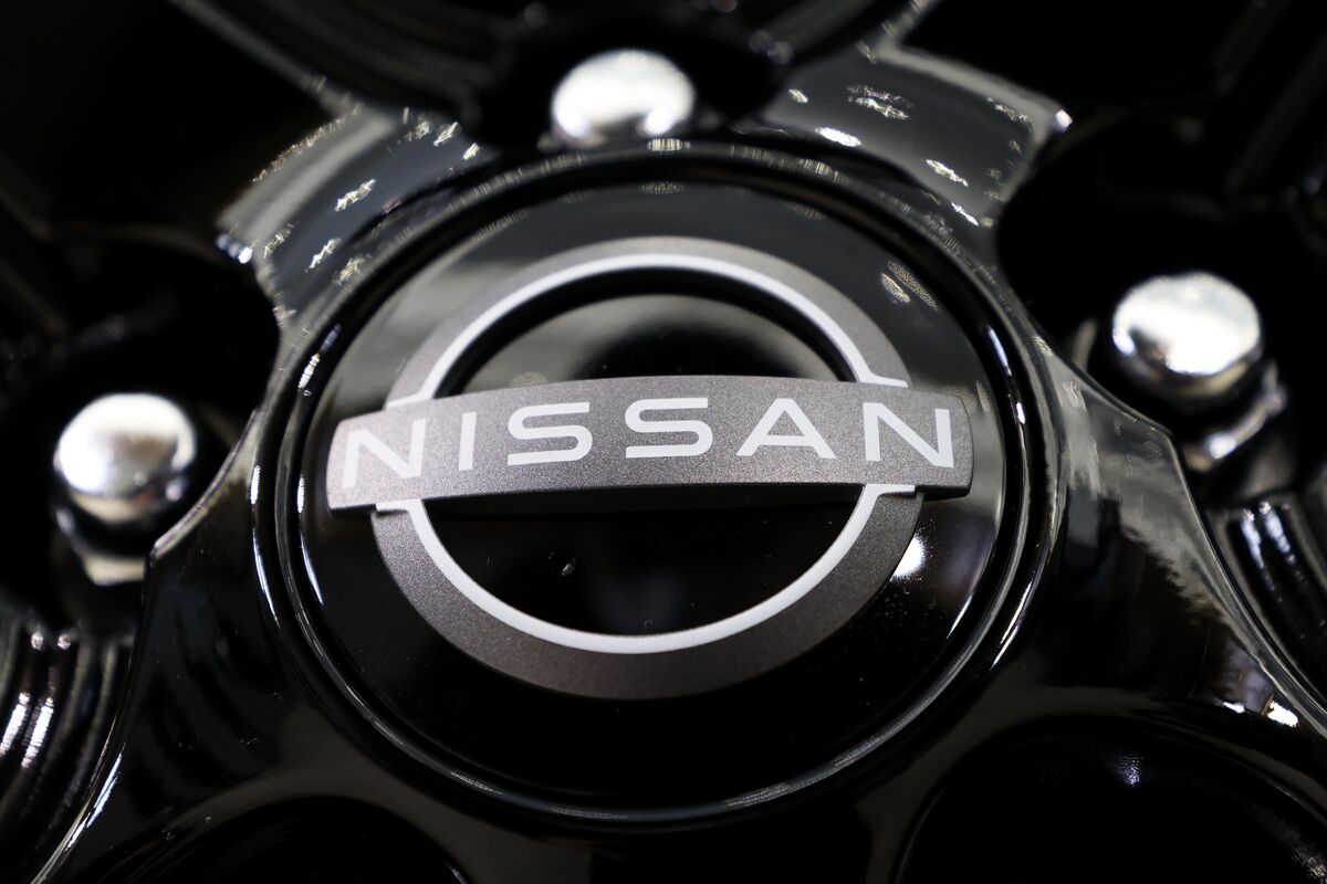 bloomberg.com - Chester Dawson - Nissan Eyes Exporting Chinese-Made Electric Vehicles to Canada