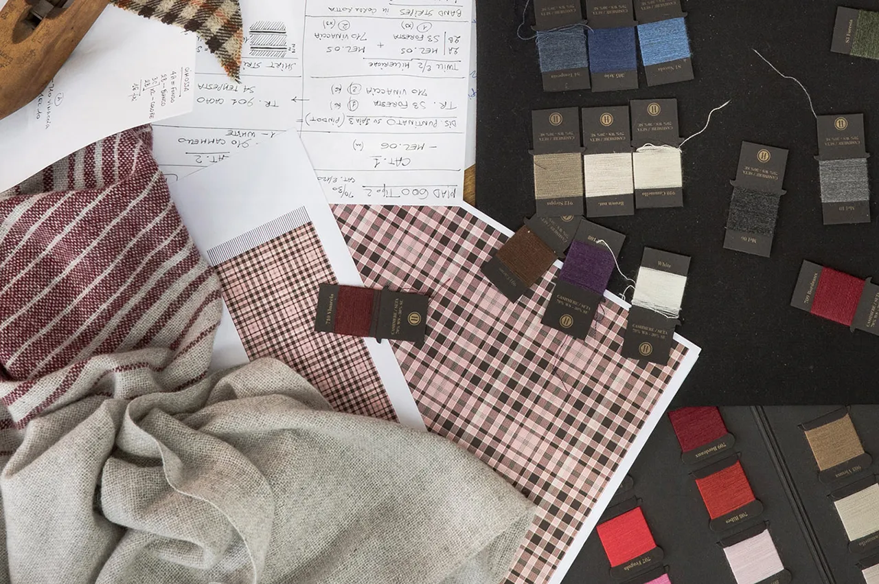 All scarves are jacquard woven, so the patterns are in the yarn, not printed on top. Source: Stòffa