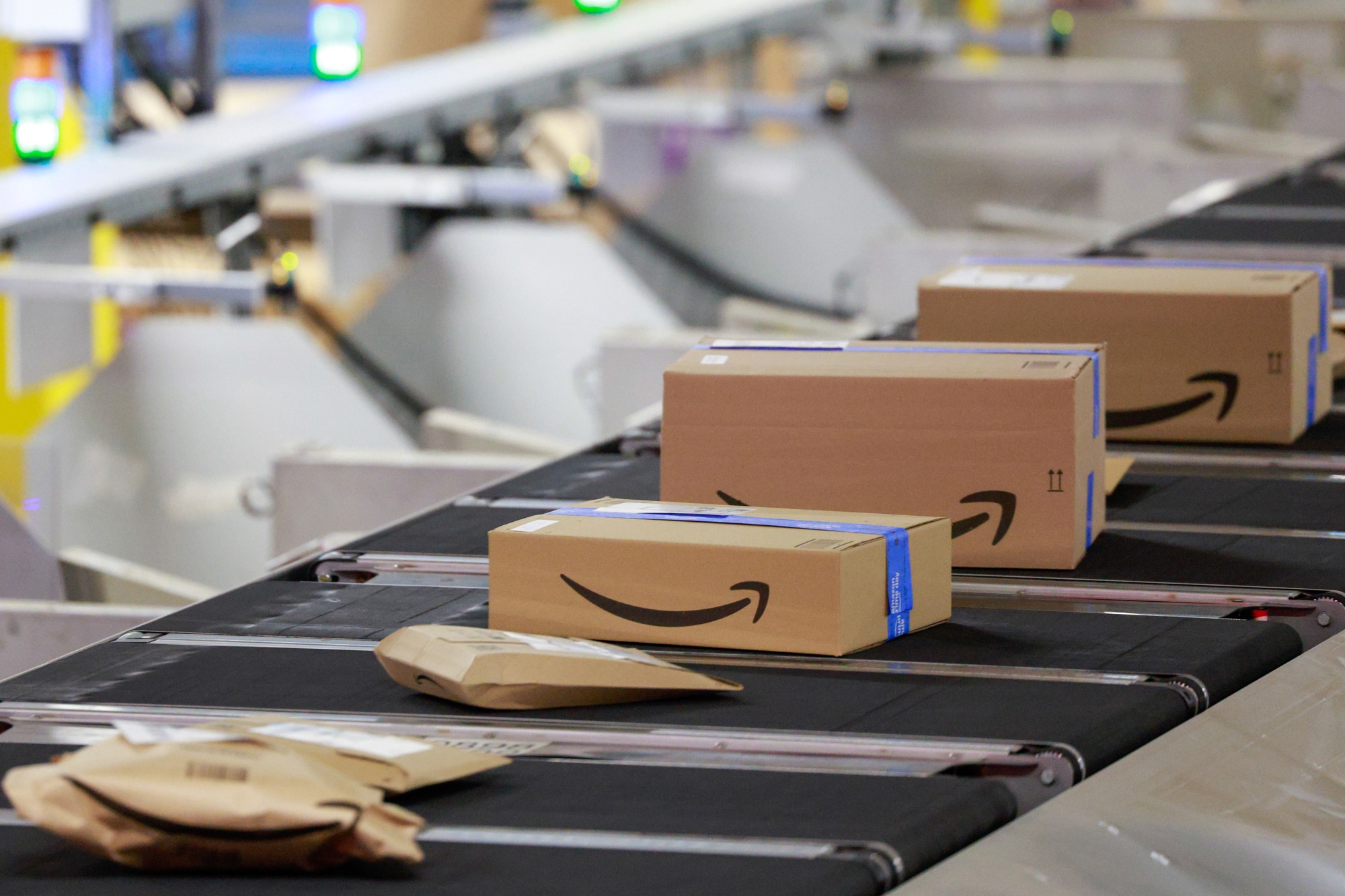 Packages sorted at an Amazon.com Inc. fulfilment center. Photographer: Jason Alden/Bloomberg