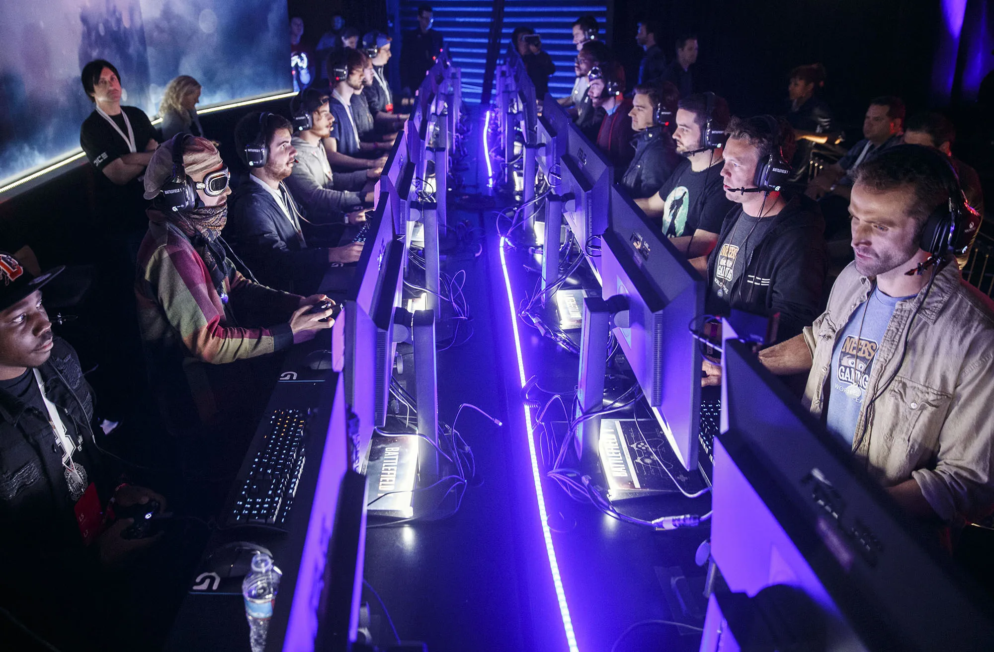 米ＥＡ株が反発、競合ゲーム「フォートナイト」人気に陰りの兆候で - Bloomberg