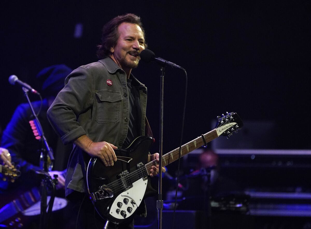 エディヴェダー　EDDIE VEDDER PEARL JAM Eddie Vedder Thought Pearl Jam 'Were Going to Be Crushed' By Fame