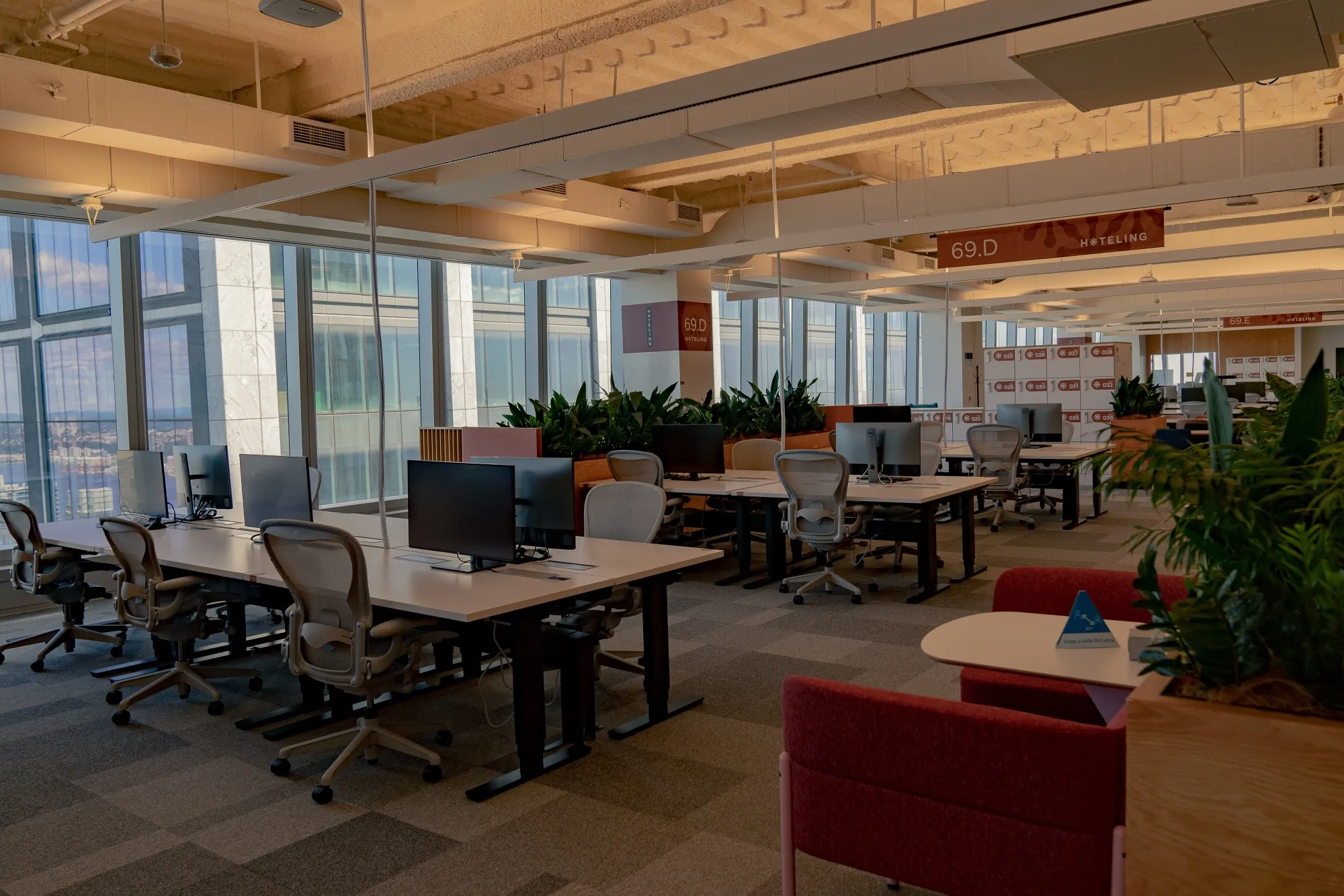 Facebook Pushes Ahead With NYC Farley Project In Bet On Offices
