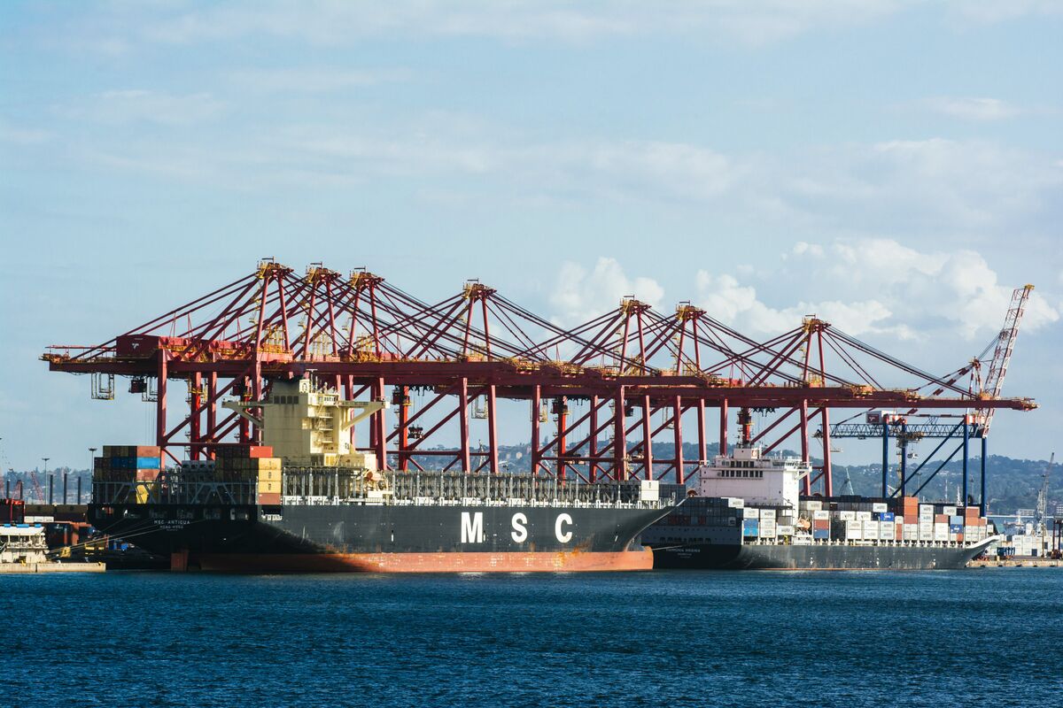 bloomberg.com - Paul Burkhardt - South Africa's Transport Chief Meets ICTSI on Durban Port Delays