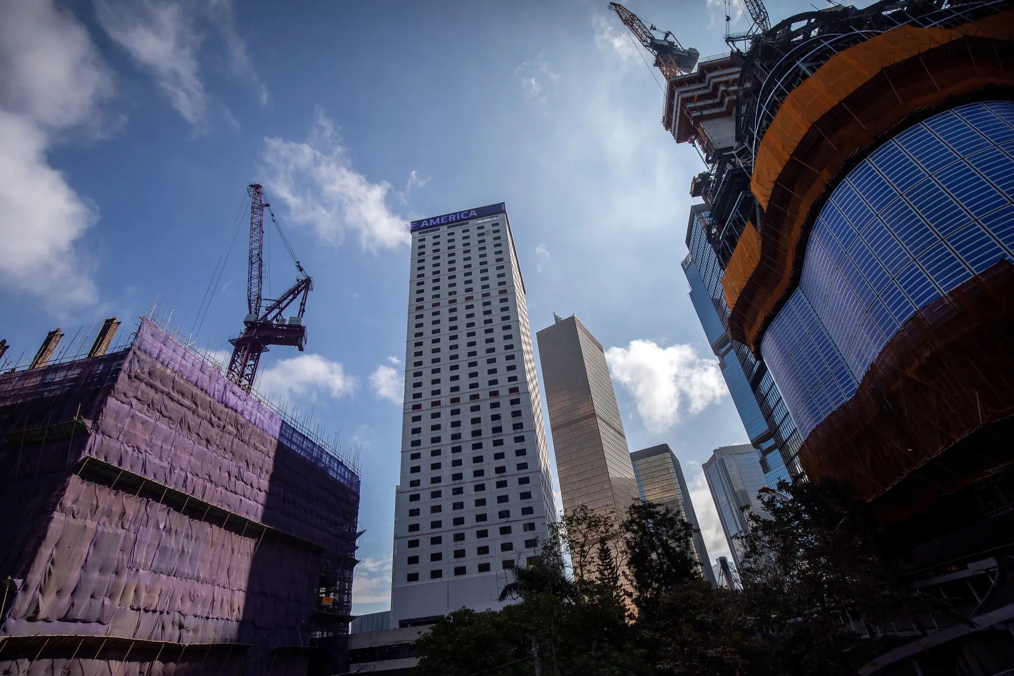 Bank of America Tower, center,&nbsp;in the Central district of Hong Kong, China.