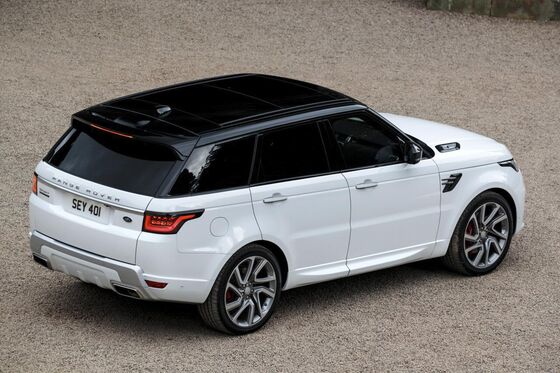 Range Rover’s New Plug-In Hybrid Loses Two Cylinders, But Gains Power