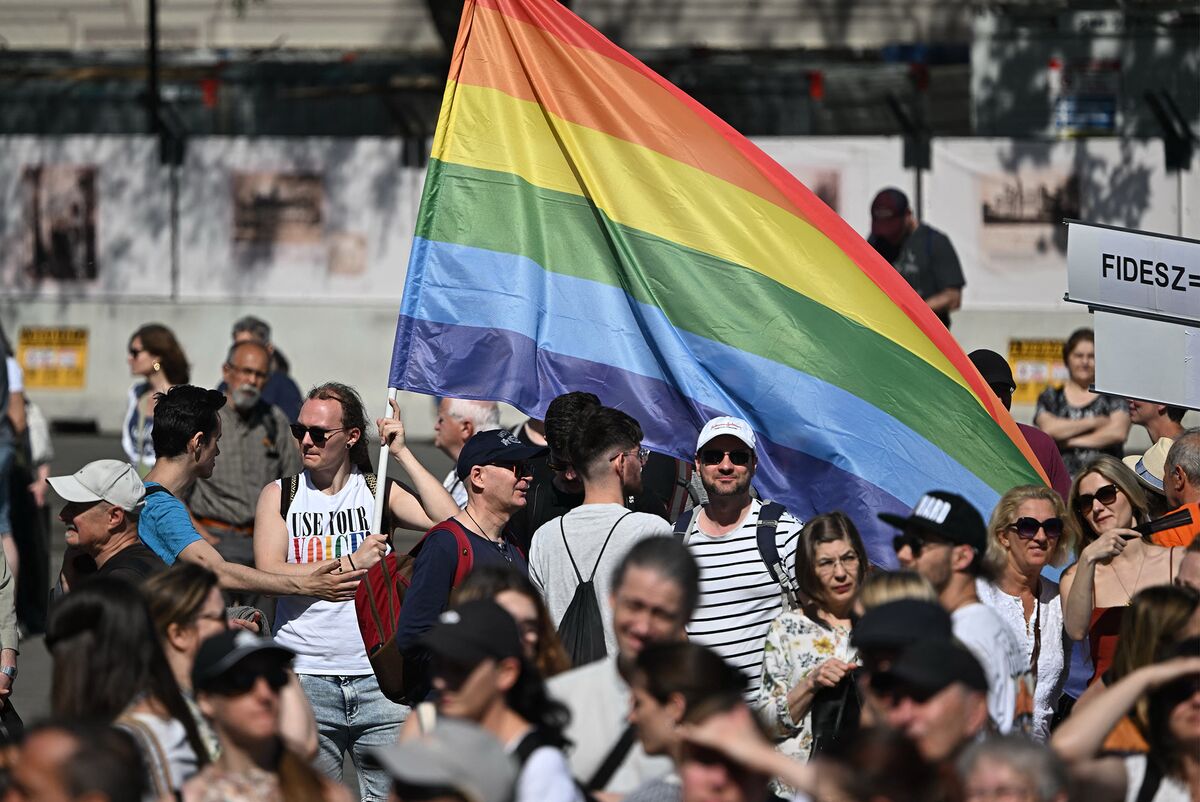 Over 15 EU Countries Condemn Hungary Pride Ban, Urge Commission Action