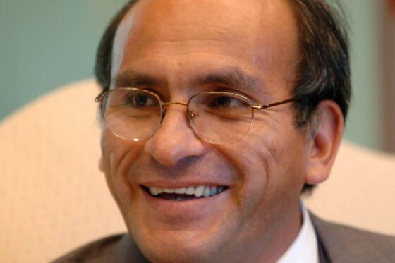 Peru’s Sagasti Picks Veteran Economist for Finance Minister