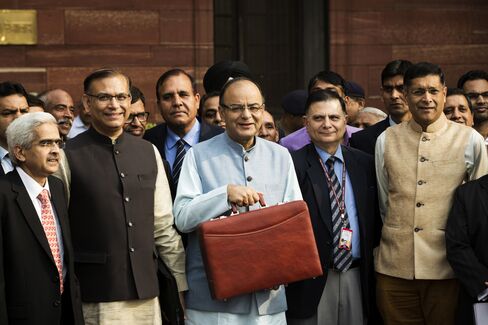 Arun Jaitley and ministers present the budget