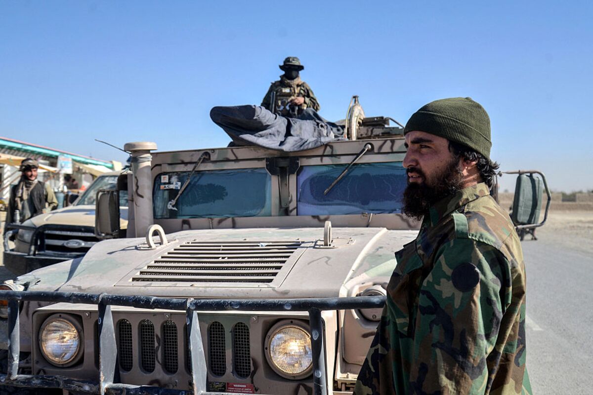Pakistan, Afghanistan Trade Heavy Fire as Clashes Turn Deadly