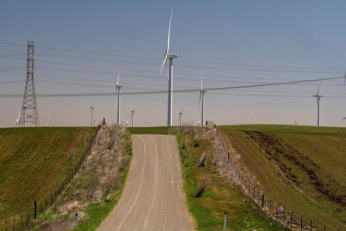 bloomberg.com - Jennifer A Dlouhy - Pentagon Clears Wind Farms in Trump's Permitting Reform Push