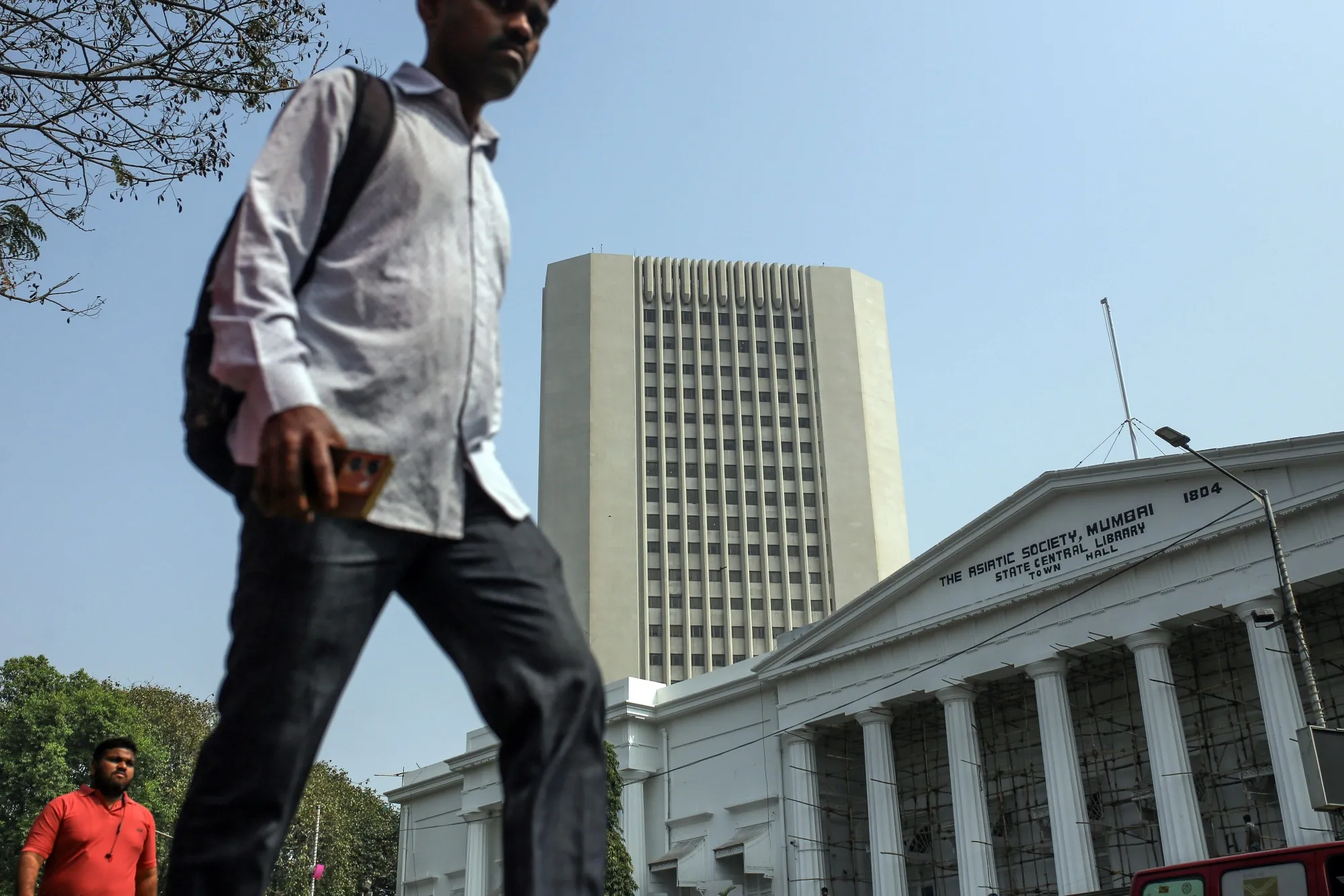 Rupee Weakens to Record Low, RBI Adjusts Dollar Positions to Manage ...