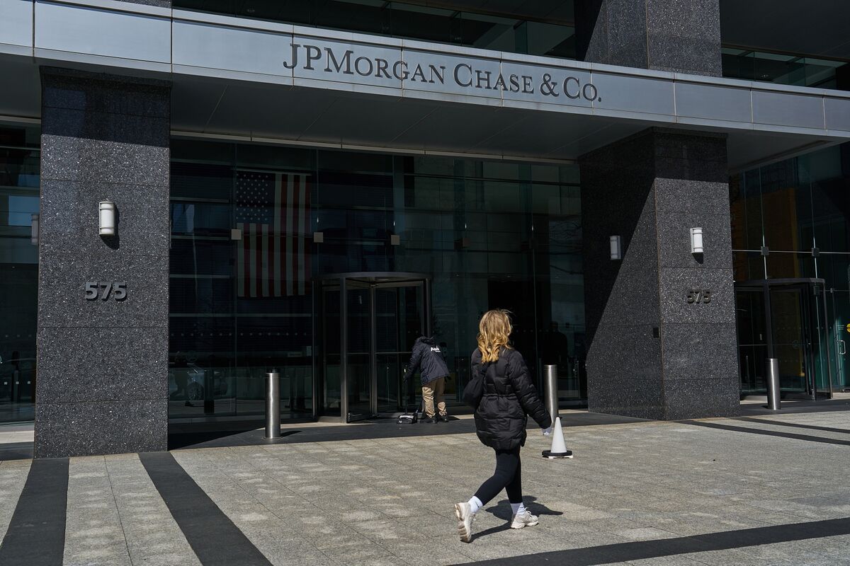 🟪"JPMorgan rivede al rialzo le stime di crescita: accordo USA-Cina evita la recessione nel 2025"