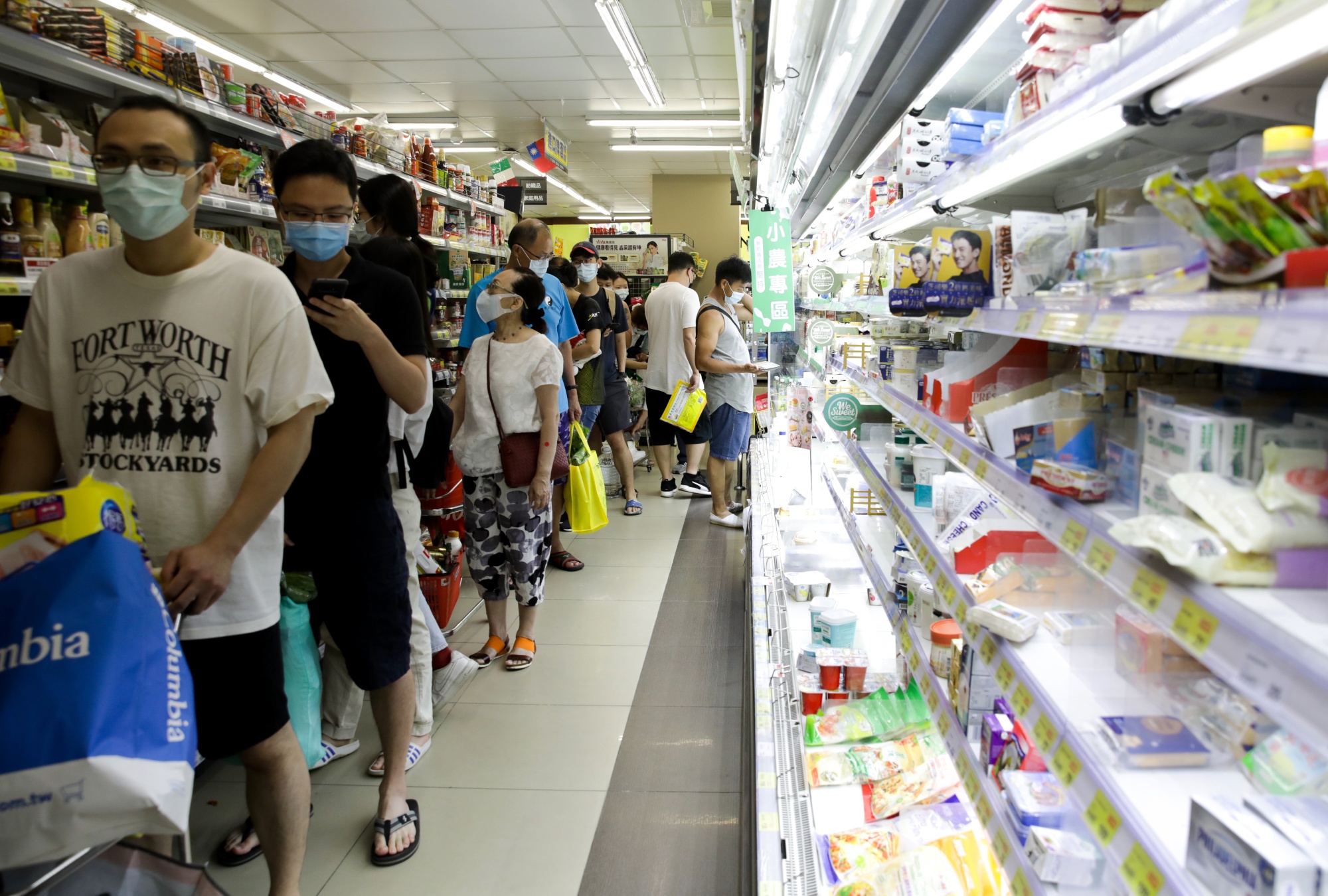 Stocking up at a Taipei supermarket during Covid outbreak.