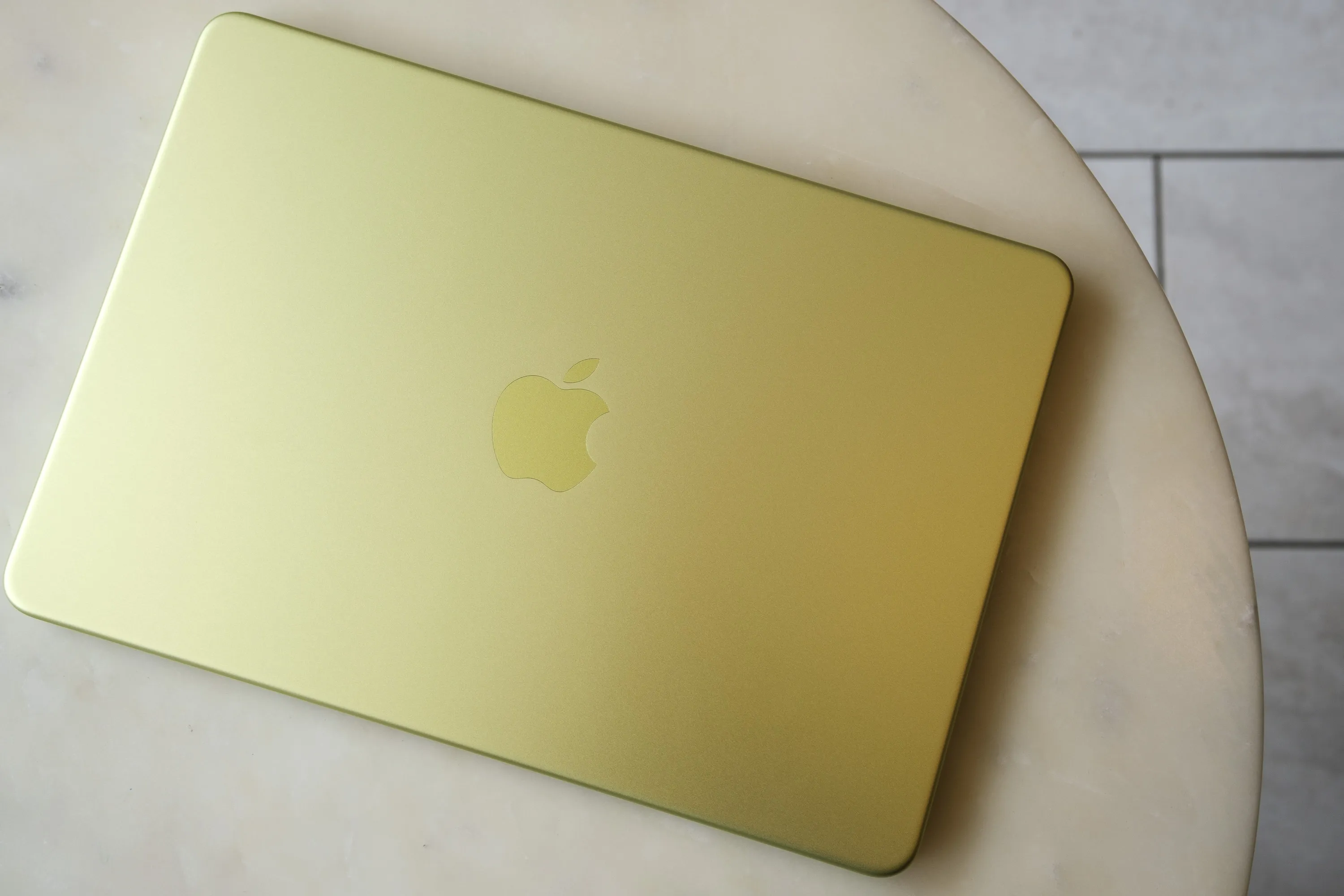 Apple $599 MacBook Neo Review: Colors, Feature Comparison