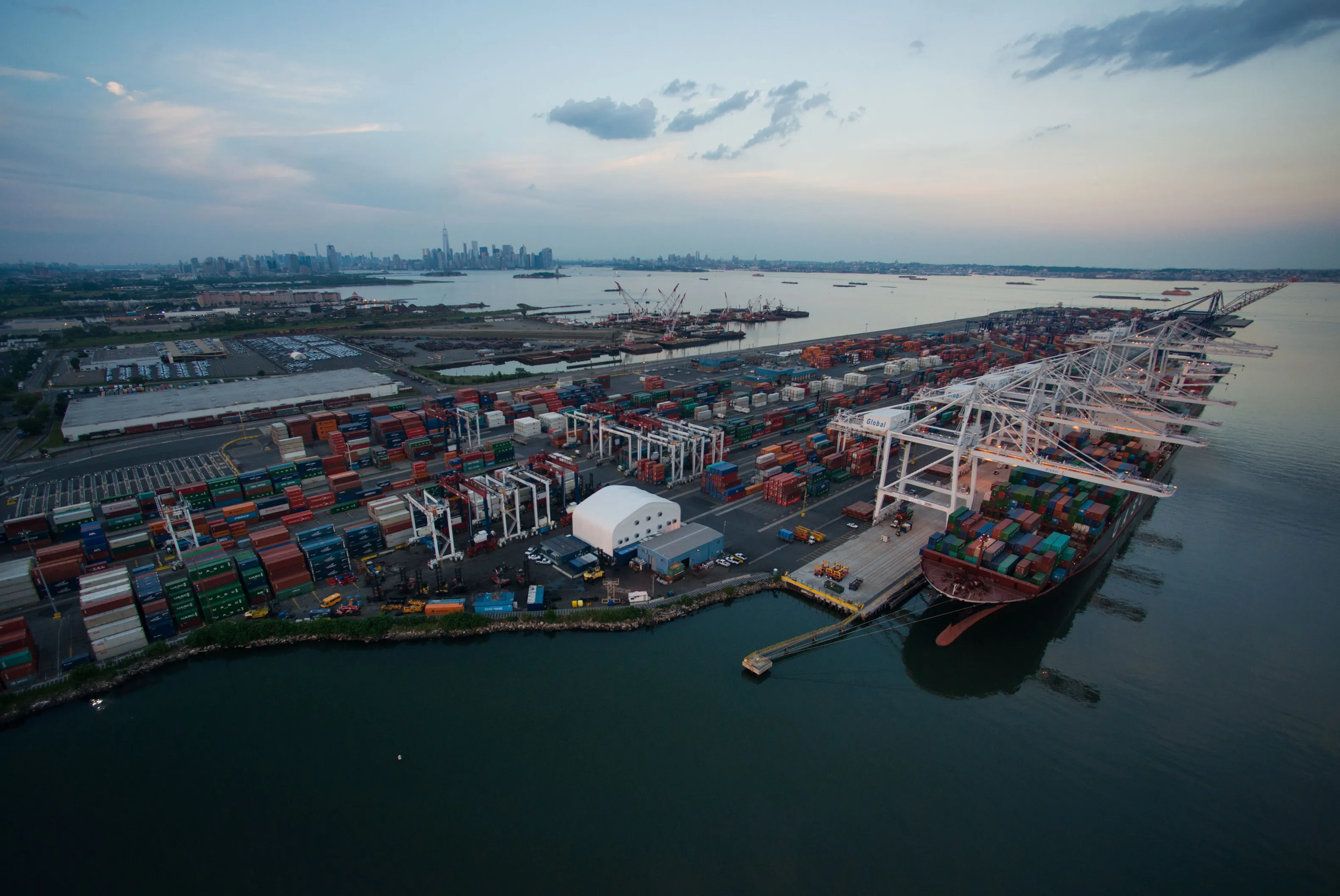 New York New Jersey Ports Seen Getting Diverted Baltimore Ships Bloomberg