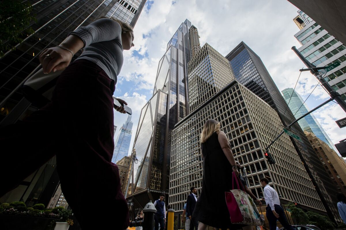 JPMorgan Joins Goldman in Selling High-Grade Bonds Post-Earnings