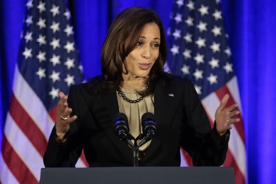 White House Isn’t Giving Up on Economic Package, Harris Says