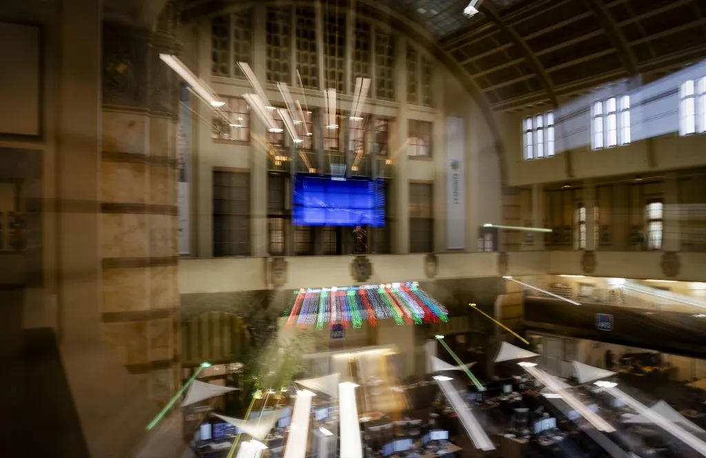 Long-bond yields swung 85 basis points in two days. Then 63 more.