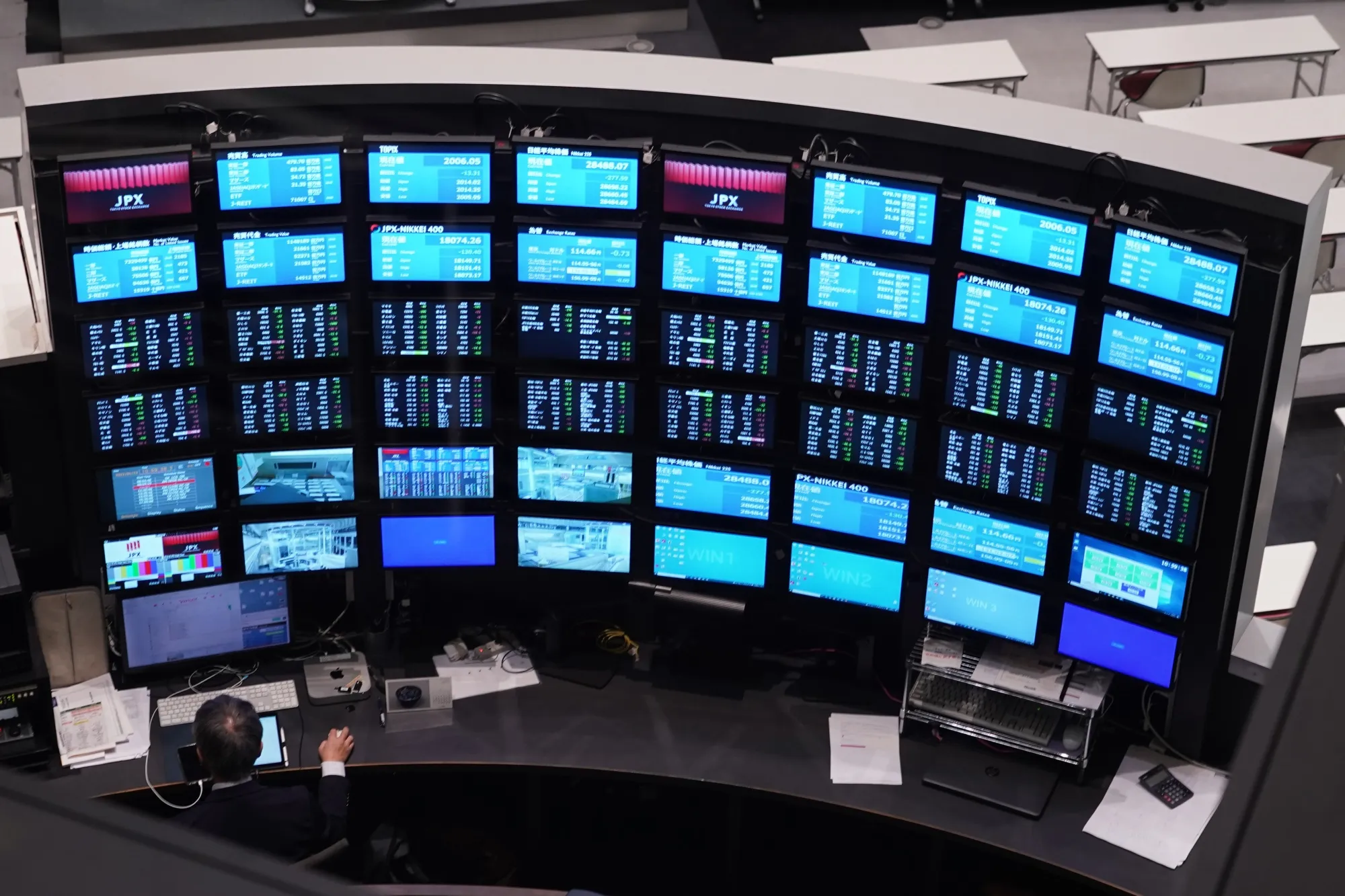Inside the Tokyo Stock Exchange&nbsp;on Jan. 13.