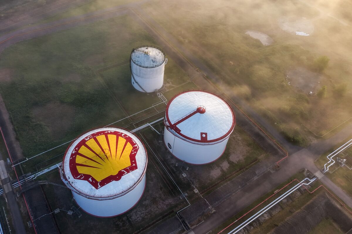 bloomberg.com - Moira Warburton - Energy Major Shell Cashes In On Volatile Oil Markets