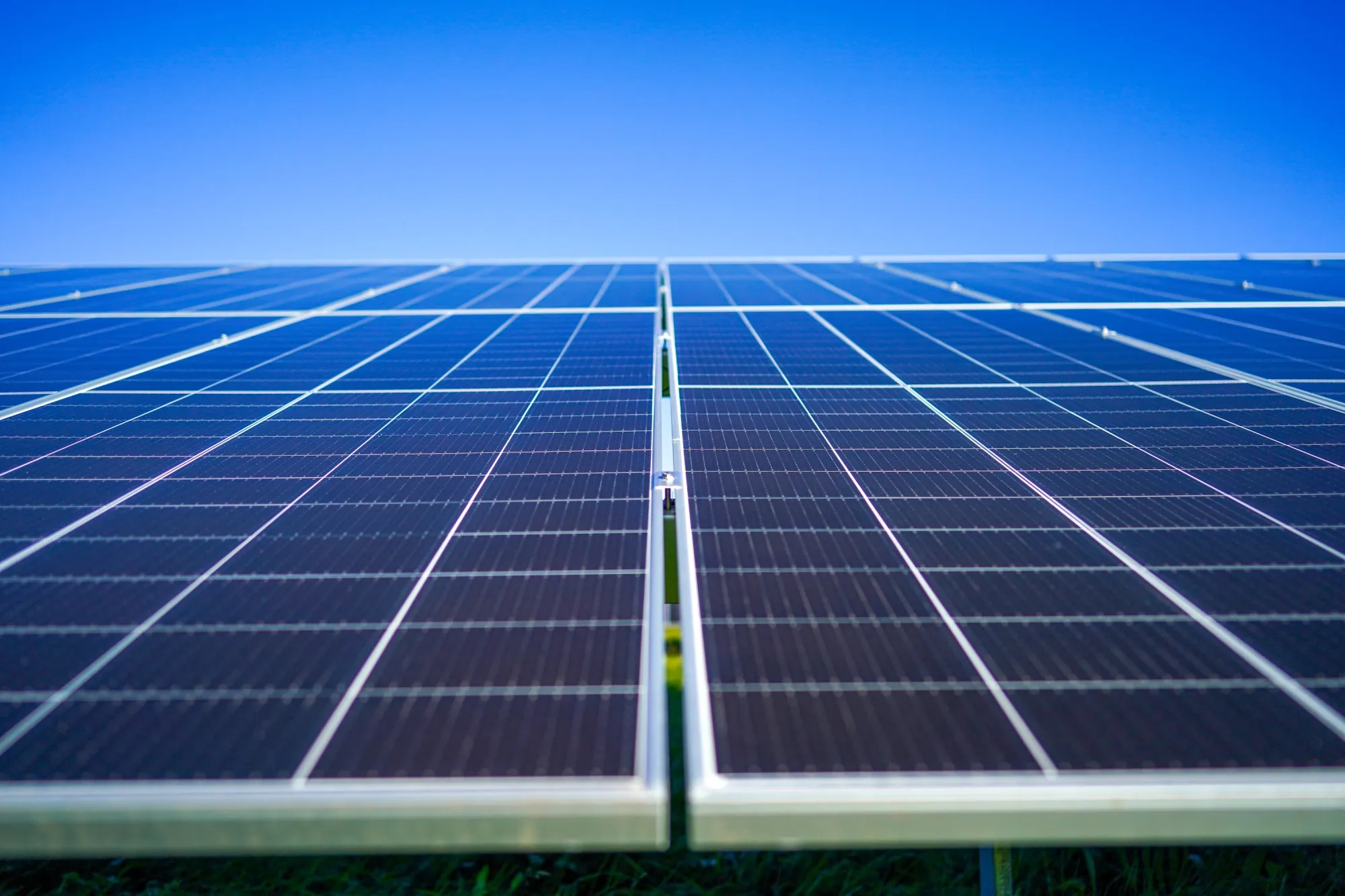 British Army Opens First Solar Farm At Defence School Of Transport
