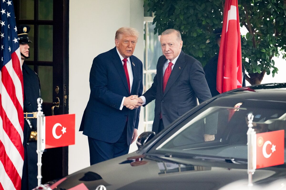 Turkey’s Erdogan Says Halkbank US Case to End After Trump Talks