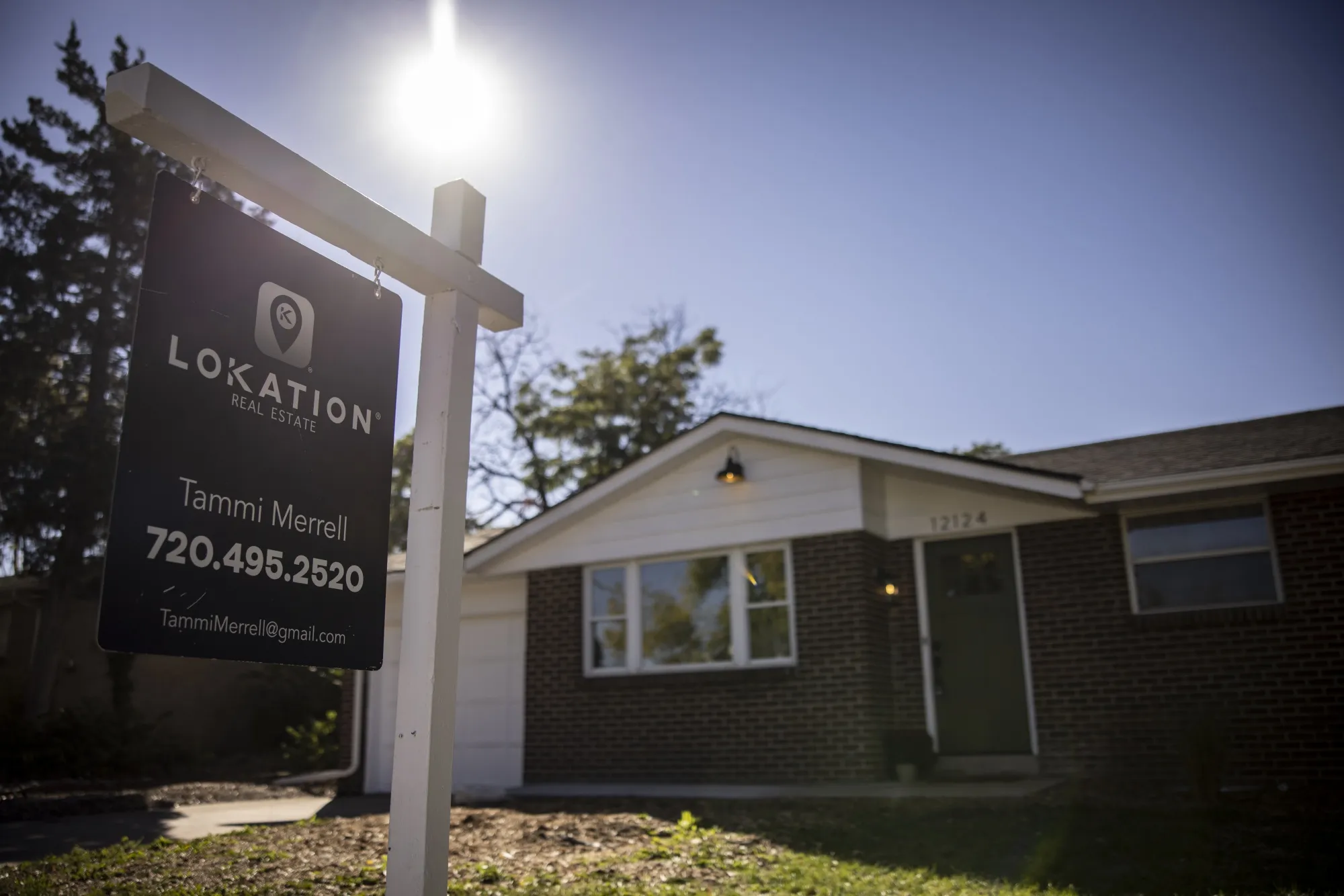 A home for sale in Aurora, Colorado, US. US mortgage rates have&nbsp;jumped to the highest since 2001.