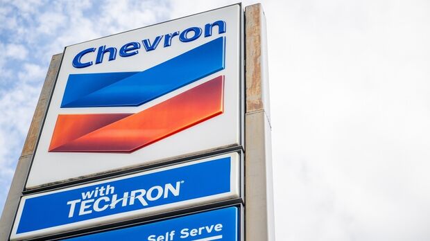 Chevron Triumphs Over Exxon, Wins 20-Month Battle to Buy