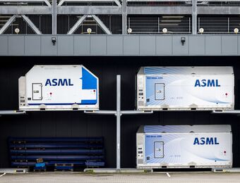 relates to ASML Eyes Dutch Expansion After Government Commits €2.5 Billion