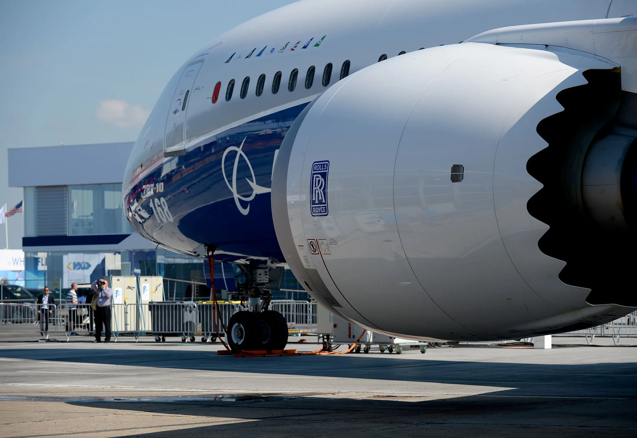 FRANCE-TRANSPORT-AVIATION-AIRSHOW-BOEING-787-10