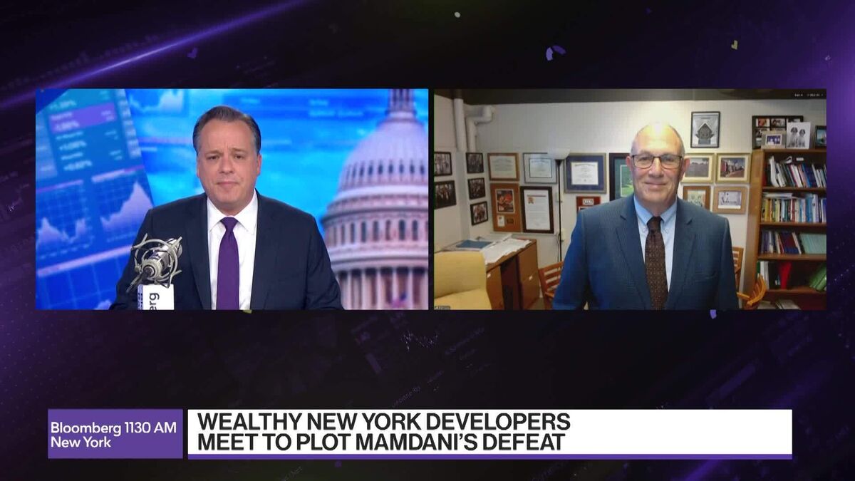 Crowded NYC Mayor's Race Keeps Mamdani in Front