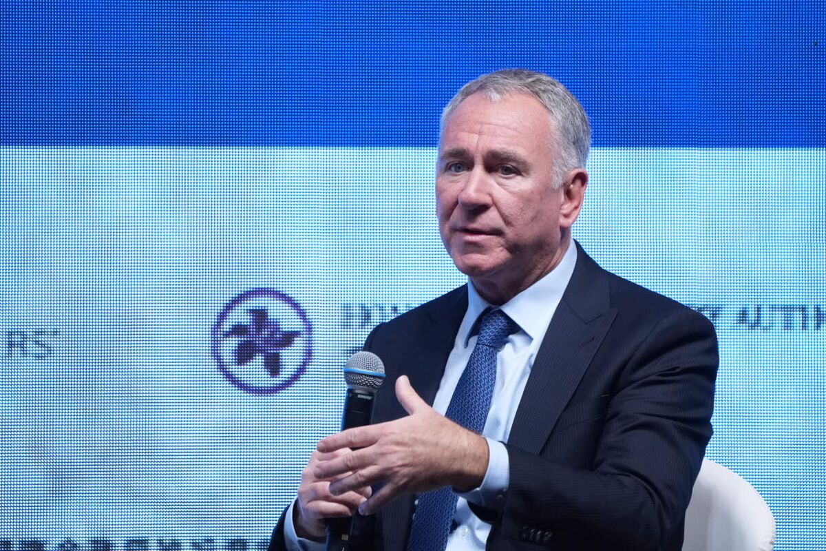 Global Financiers Fret Over US Insurers, Immigration Curbs